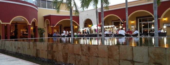 Ocean Maya Royale is one of Locais curtidos por Yess.