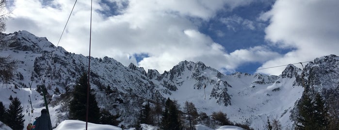 Adamello Ski is one of snowbording lombardia.