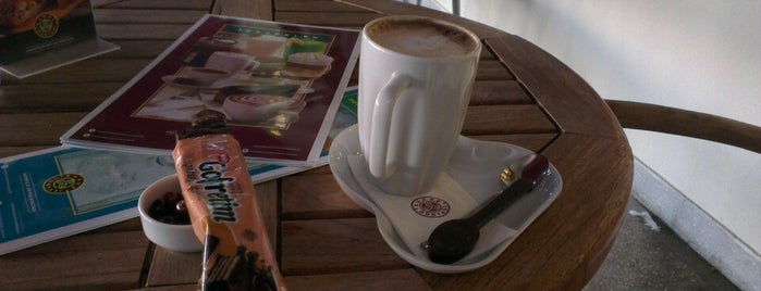 Kahve Dünyası is one of Tempat yang Disukai mtht.