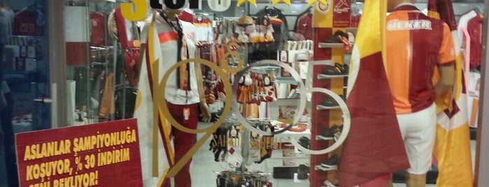 Galatasaray Store Profilo Avm is one of สถานที่ที่บันทึกไว้ของ Gül.