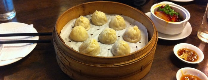 Shanghai Ding House of Dumplings (上海鼎小笼包) is one of my favourite.