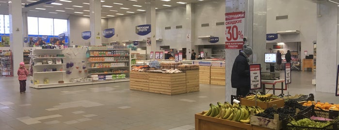 Седьмой континент is one of Продукция Sanitelle в супермаркетах.