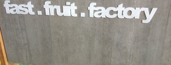 Fast Fruit Factory is one of สถานที่ที่ Lime ถูกใจ.