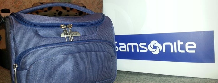 Samsonite is one of Victoriaさんのお気に入りスポット.