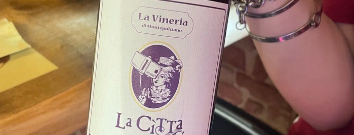 La Vineria Di Montepulciano is one of Todo Toskana.