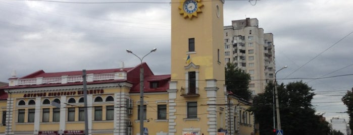 Кінотеатр «Планета» is one of Tempat yang Disukai Dmytro.