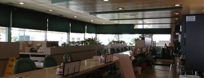 Harry's Family Restaurant is one of Old School L.A. Diners & Coffee Shops.