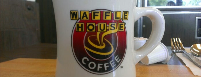 Waffle House is one of Tempat yang Disukai Chester.