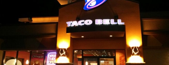 Taco Bell is one of Henoc 님이 좋아한 장소.