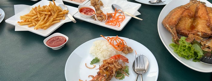 Krua Tee Song is one of Best Restaurants and Dessert Shops in BKK.