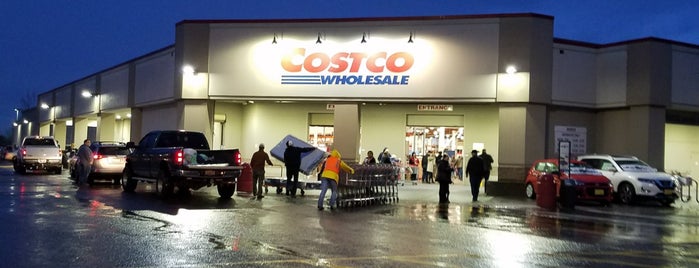 Costco Wholesale is one of Jaered : понравившиеся места.