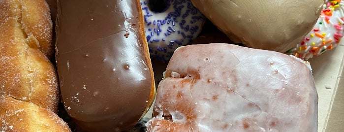 Donut Queen is one of While in Portland.