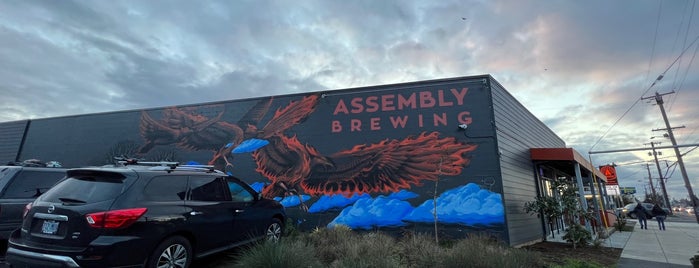 Assembly Brewing is one of Mikeさんのお気に入りスポット.
