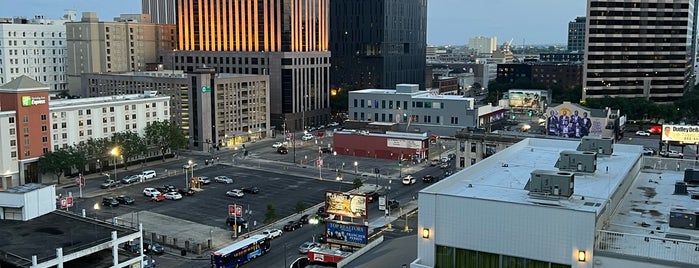 Holiday Inn New Orleans - Downtown Superdome is one of Living Quarters and Luxury Hotels.