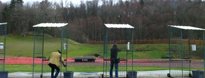 Kenmore Shooting Range is one of Tempat yang Disukai Jacquie.