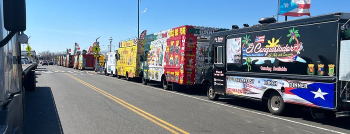 Long Wharf Food Trucks is one of NY-BOS rest stops.