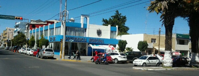 Presidencia Municipal Apizaco is one of Locais curtidos por andRux.