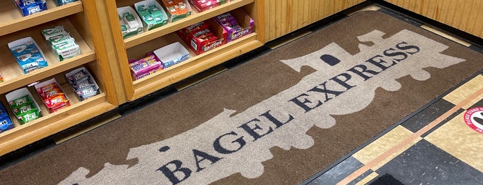 K C's Bagel Express is one of Lieux qui ont plu à Caroline.