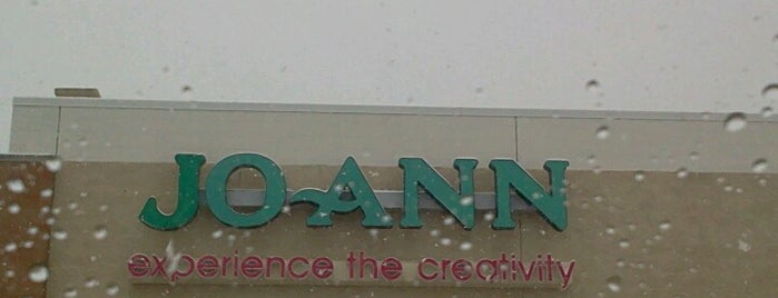 JOANN Fabrics and Crafts is one of Lieux qui ont plu à Joanna.