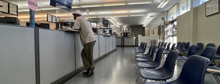 San Diego DMV Office is one of Orte, die Cameron gefallen.
