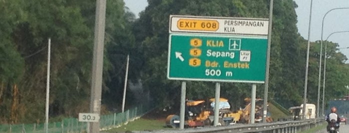 Exit 608 Persimpangan KLIA is one of Road.