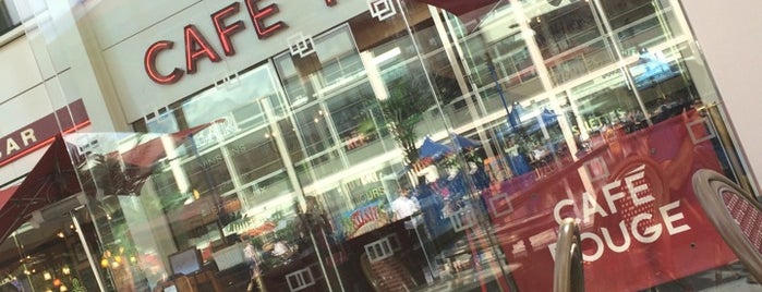 Café Rouge is one of Tempat yang Disukai Ian.