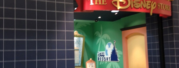 Disney Store is one of Lugares favoritos de Deb.