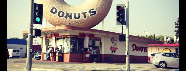Randy's Donuts is one of LA LA Land.