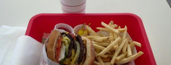 In-N-Out Burger is one of Dan : понравившиеся места.