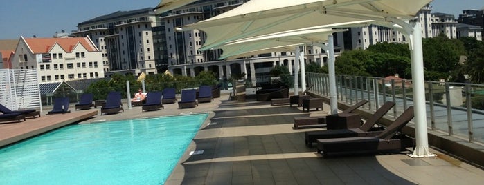 Radisson Blu Hotel Sandton is one of Posti che sono piaciuti a Murat.