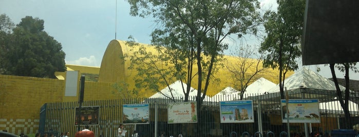 Papalote Museo del Niño is one of Lugares favoritos de Claudia.