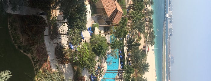 The Ritz-Carlton Dubai is one of Lugares favoritos de clive.