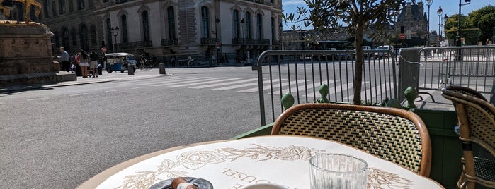 Le Carrousel is one of Lieux qui ont plu à clive.