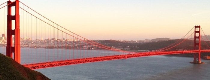 Battery Golden Gate Lookout is one of Tempat yang Disukai Meliza.