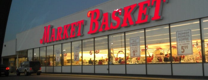 Market Basket is one of Tempat yang Disukai Mike.