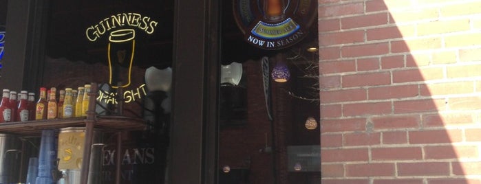 Hannegan's Grill & Pub is one of Zach'ın Beğendiği Mekanlar.