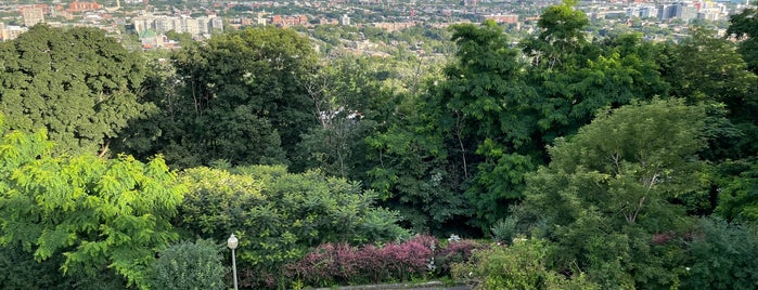 Belvédère Summit Circle is one of Montreal - All.