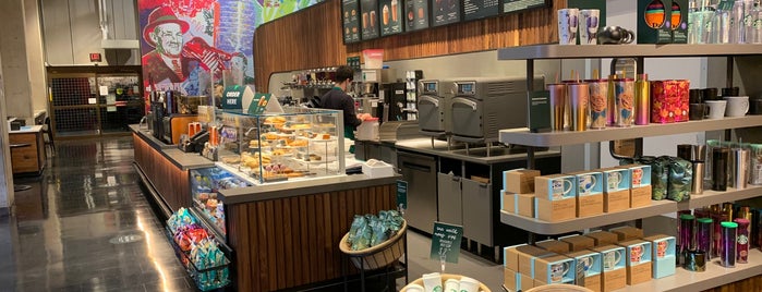 Starbucks is one of Foodie Love in Toronto.