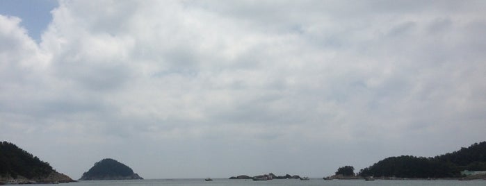 Sangju Beach is one of Tempat yang Disukai Stacy.