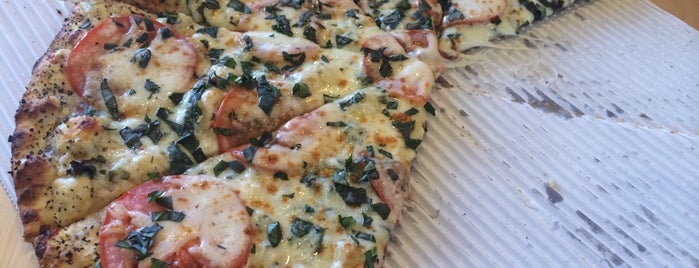 Rocky's Gourmet Pizza is one of KENDRICK: сохраненные места.
