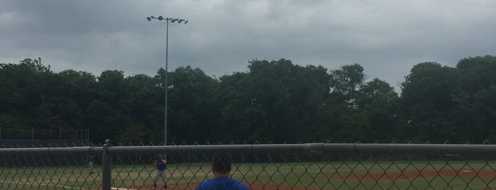 Mouzon Baseball Park is one of Locais curtidos por Tim.