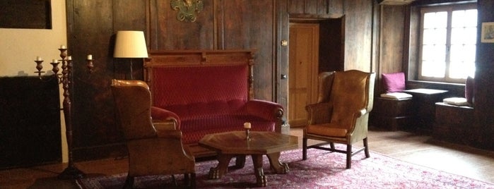 Hotel Schloss Mittersill is one of Lugares favoritos de Rob.