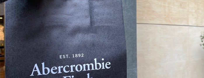 Abercrombie & Fitch is one of Ricardoさんのお気に入りスポット.