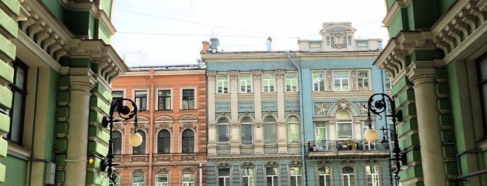 Кирочная улица is one of Orte, die Nadi gefallen.