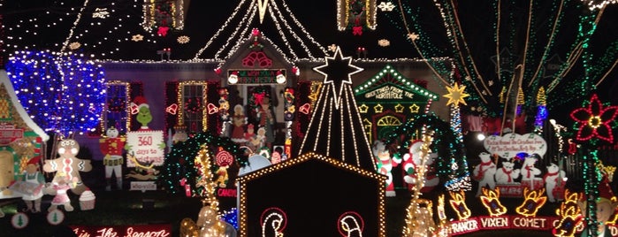 Tacky Lights- Wendhurst is one of Locais curtidos por Jen.