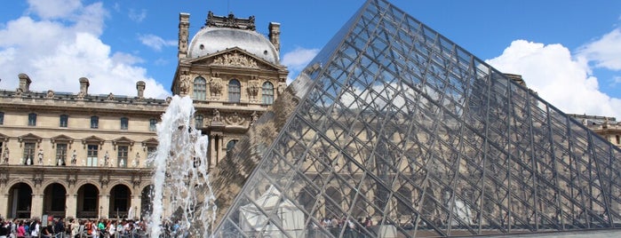 Louvre Pyramid is one of Paris, Je t'aime!.