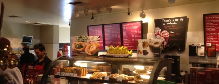 Starbucks is one of The 7 Best Places with a Drive Thru in San Jose.