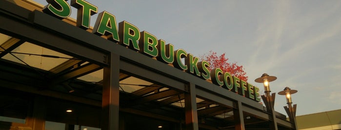 Starbucks is one of Locais curtidos por papecco1126.