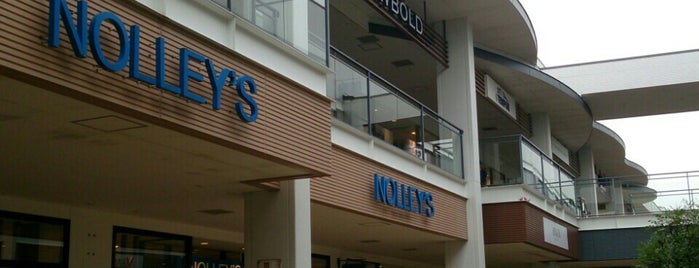 NOLLEY'S OUTLET 入間店 is one of papecco1126'un Beğendiği Mekanlar.