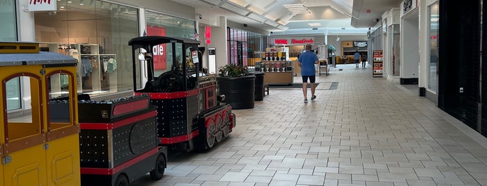 Chesterfield Towne Center is one of Guide to Richmond's best spots.